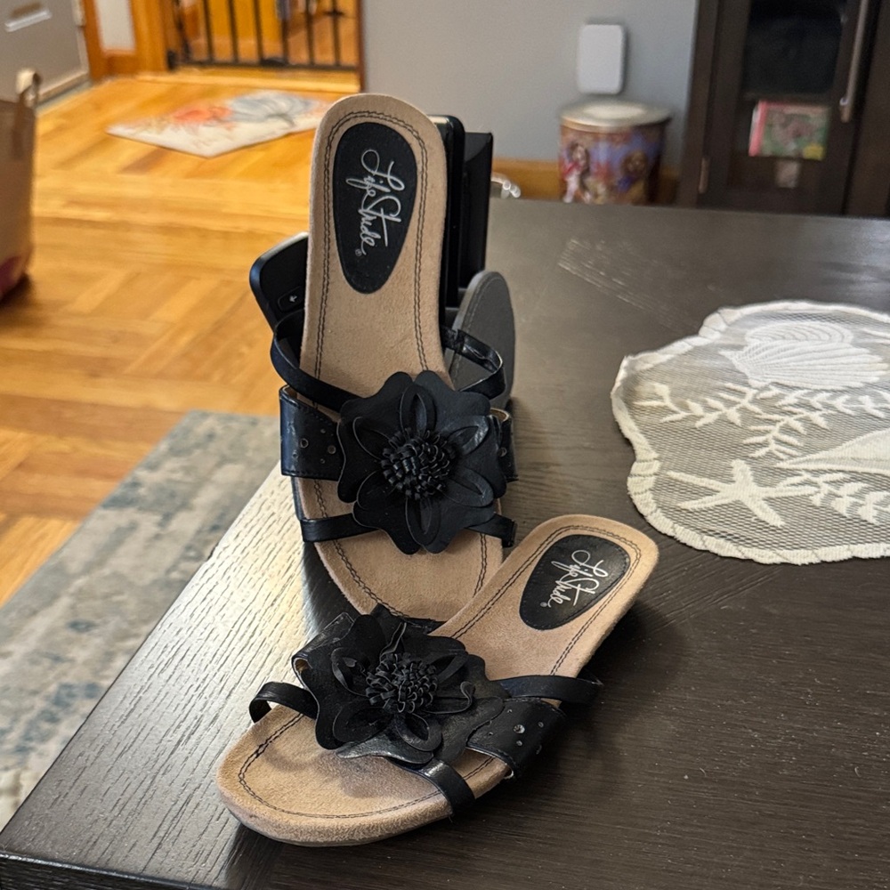 Life Stride Black Sandals with Floral Design